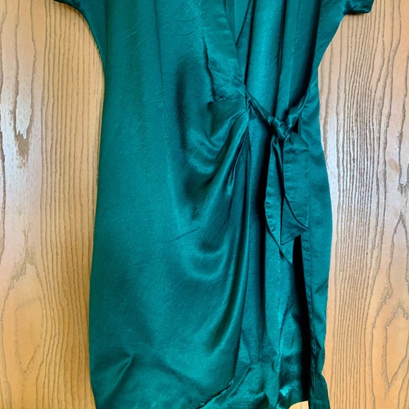 VINTAGE MARNIE WEST WRAP STYLE DRESSS SIZE 10 GREEN SHORT SLEEVES REAR ZIP SILKY - Picture 3 of 7